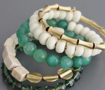 BKNB04 Green and White wrap bracelet