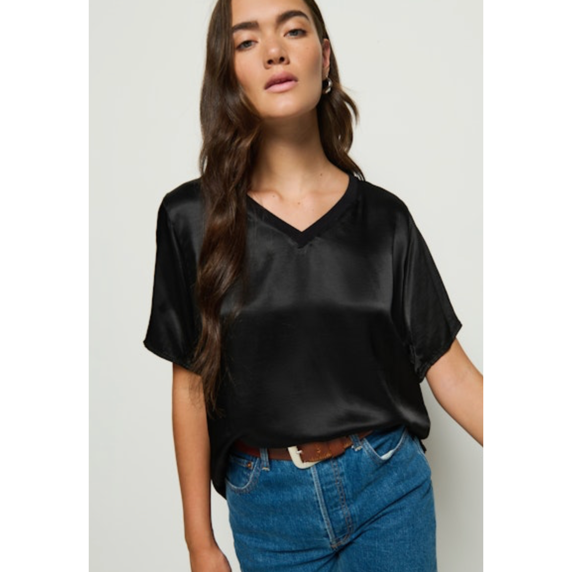 NATION-June V Neck Tee