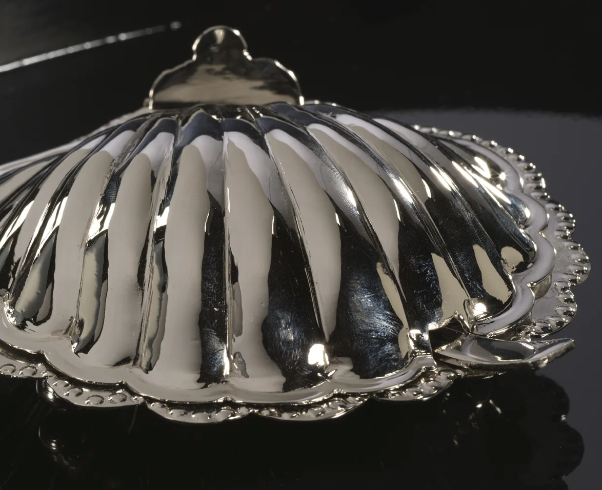 Cap Ferrat Fan Shell Lidded Bowl with Spoon-Polished Nickel
