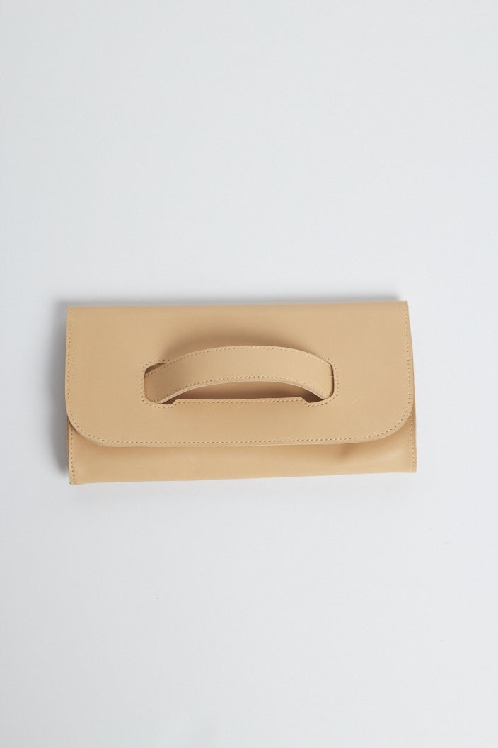 Able - Mare Handle Clutch in Sand