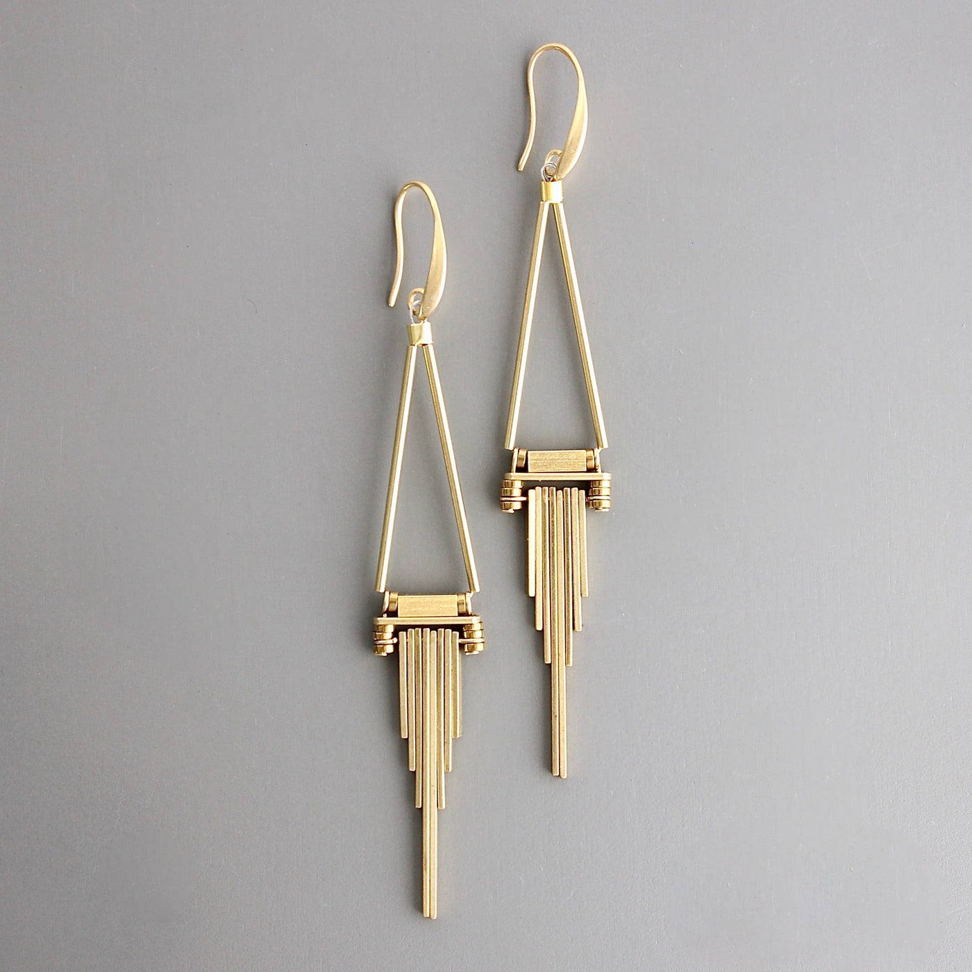 CHRE89 Geometric brass earrings